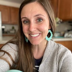 Meet your Posher, Leigh